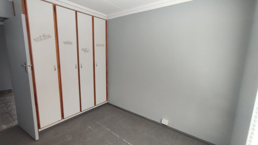 2 Bedroom Property for Sale in Stilbaai Wes Western Cape